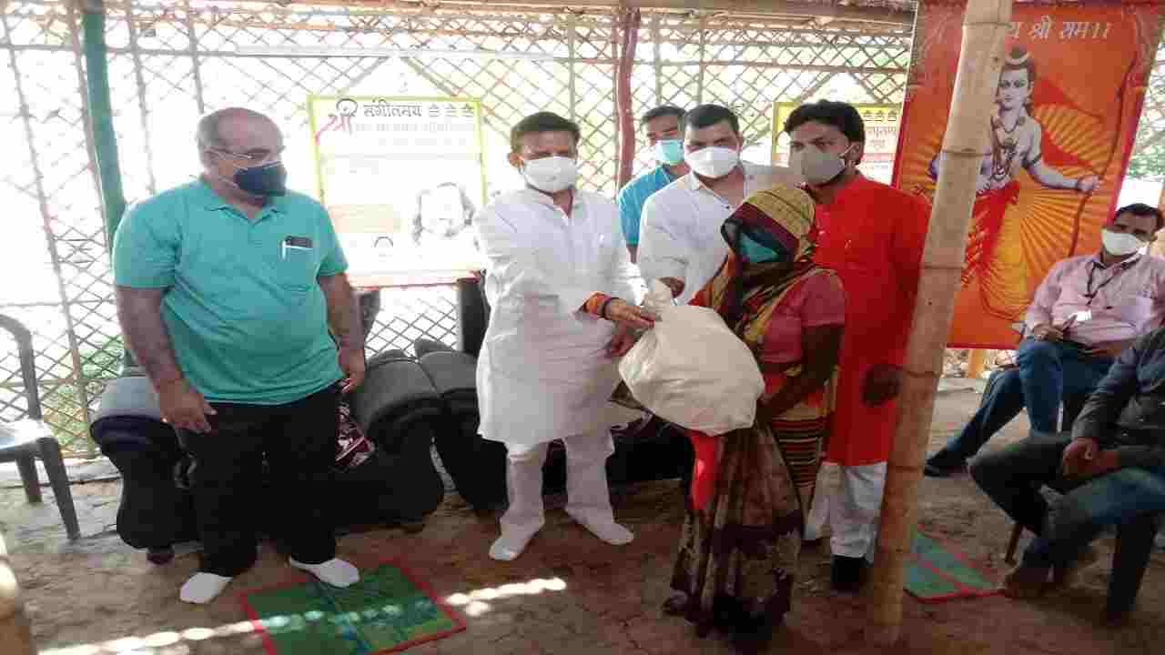 केन्द्र सरकार गठन के दो वर्ष पूर्ण, गरीब मजदूरों के लिये सरकार ने बनाई योजनाः पूर्व मंत्री राजेन्द्र शुक्ला ने कहा केन्द्र सरकार गठन के दो वर्ष पूर्ण, गरीब मजदूरों के लिये सरकार ने बनाई योजनाः पूर्व मंत्री राजेन्द्र शुक्ला ने कहा