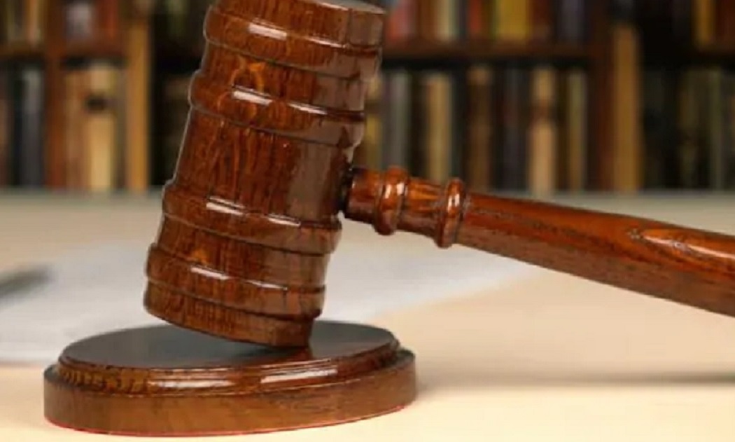 4 बच्चों एवं पत्नी को छोड़ शख्स को हुआ दोस्त की बहन से प्यार, चोरी-छिपे रचा ली शादी, फिर पत्नी ने... 4 बच्चों एवं पत्नी को छोड़ शख्स को हुआ दोस्त की बहन से प्यार, चोरी-छिपे रचा ली शादी, फिर पत्नी ने...