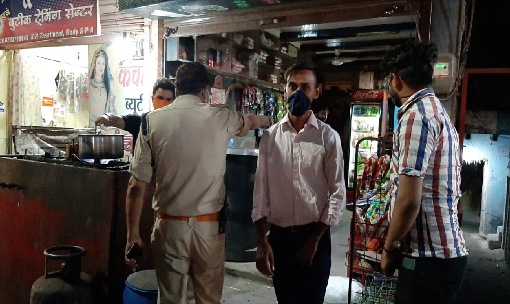 बाहर से आ रही भीड़ का ध्यान नहीं, दुकानों तक सीमित समझाइस : REWA NEWS