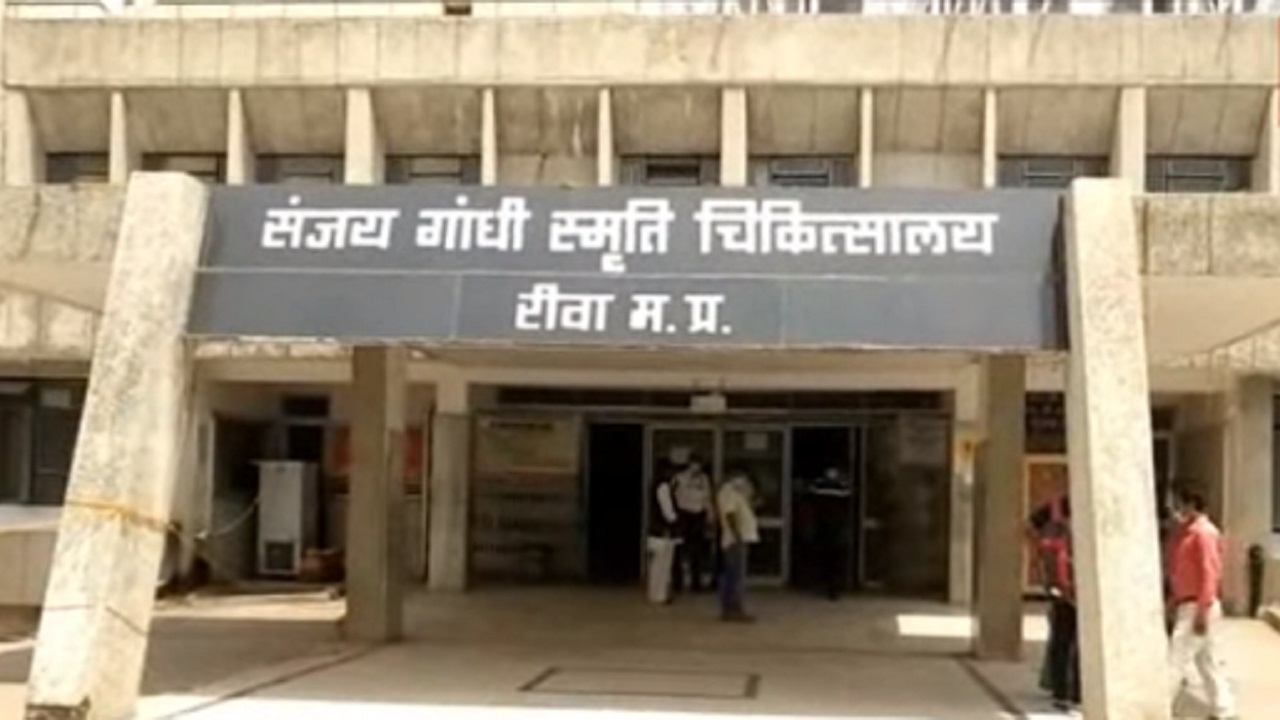 Rewa News : कोरोना संक्रमण से एक व्यक्ति की मौत, परिजनों ने लगाए आरोप Rewa News : कोरोना संक्रमण से एक व्यक्ति की मौत, परिजनों ने लगाए आरोप