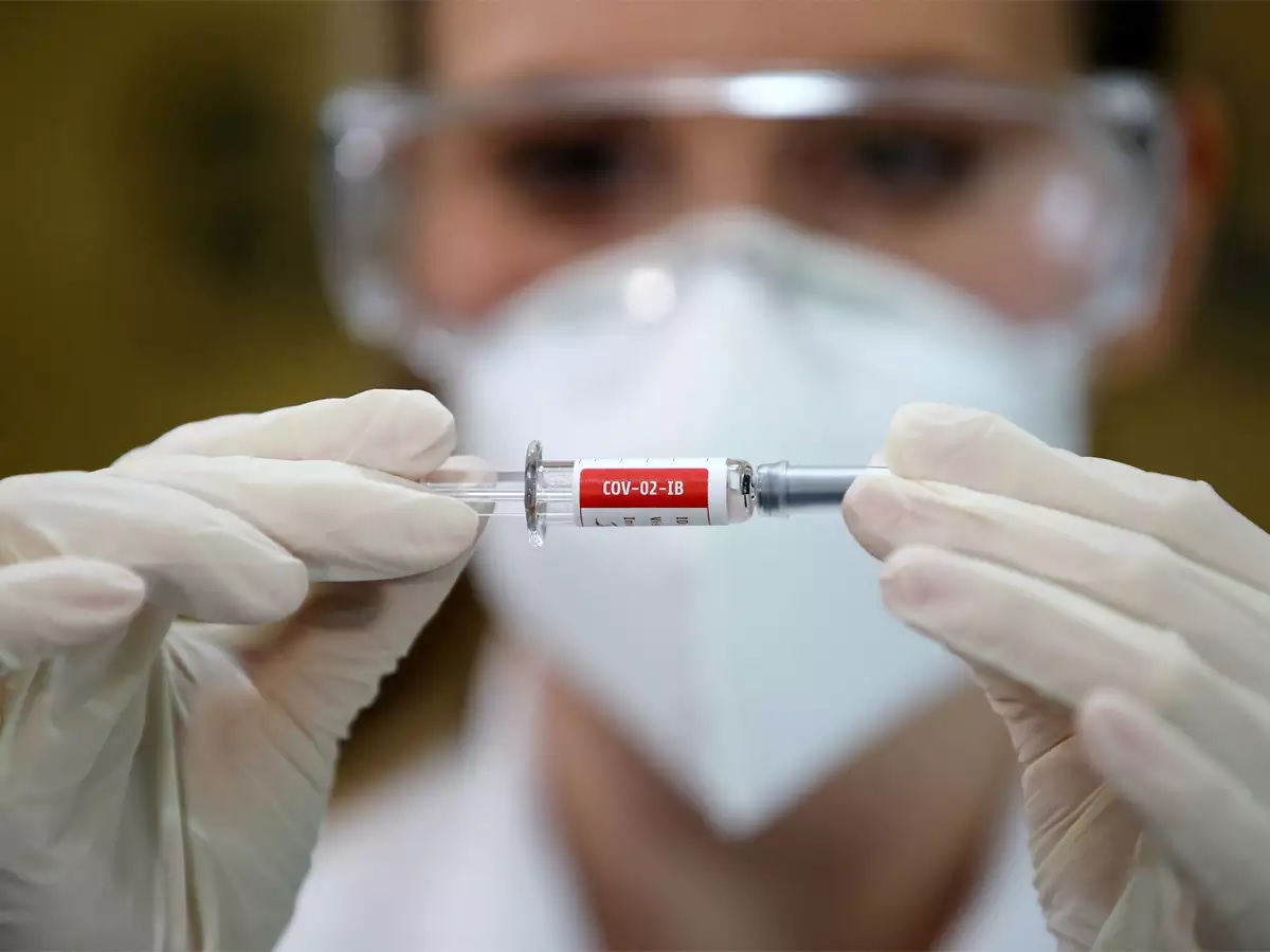 Covid Vaccination: 11 अप्रैल से दफ्तरों में लगेगी वैक्सीन, केंद्र ने states/UT को तैयार रहने को कहा