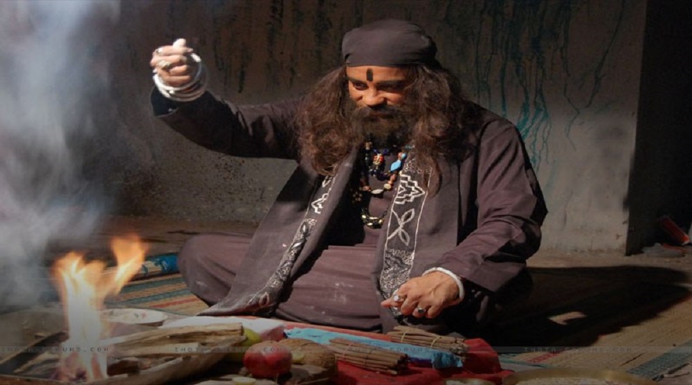 महाराष्ट्र का बाबा मध्यप्रदेश में भगा रहा भूत, भक्तों से वसूल रहा था 7500 रूपए, पुलिस को देख... महाराष्ट्र का बाबा मध्यप्रदेश में भगा रहा भूत, भक्तों से वसूल रहा था 7500 रूपए, पुलिस को देख...