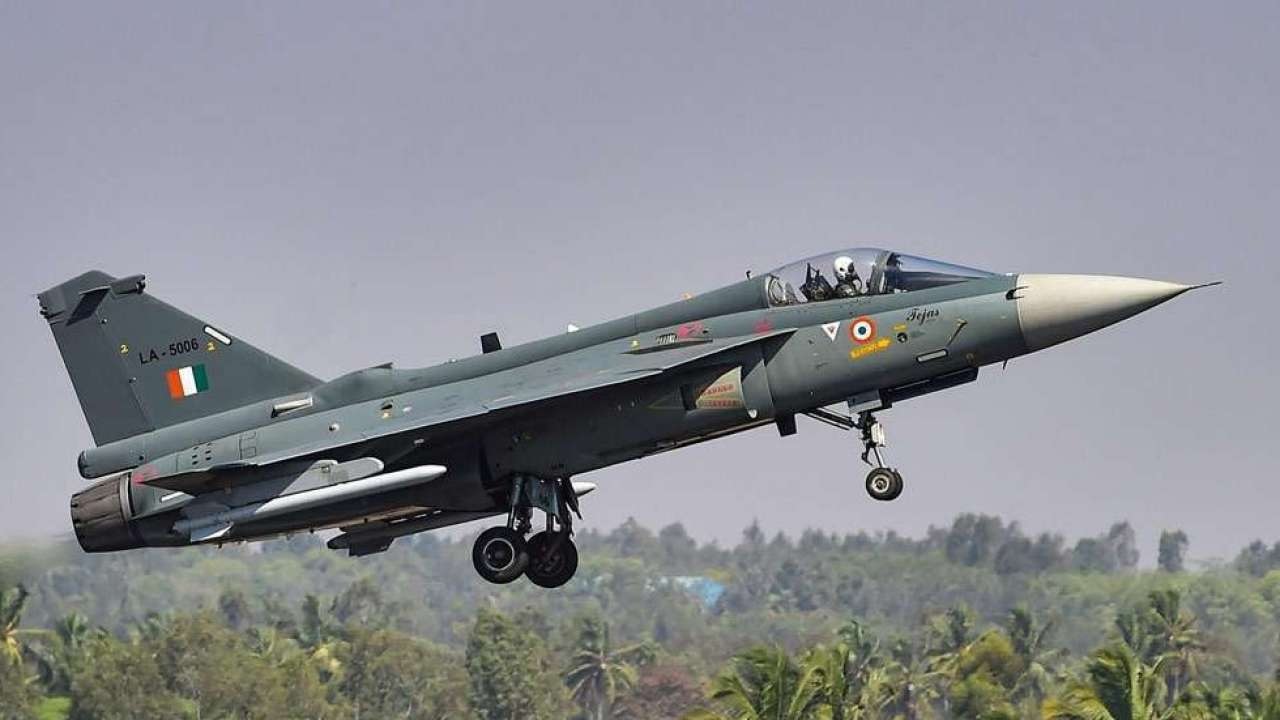 LCA Tejas Fighter Jet export: मलेशियाई एयरफोर्स टीम MADE IN INDIA तेजस फाइटर जेट के trial के लिए जल्द करेगी भारत का दौरा LCA Tejas Fighter Jet export: मलेशियाई एयरफोर्स टीम MADE IN INDIA तेजस फाइटर जेट के trial के लिए जल्द करेगी भारत का दौरा
