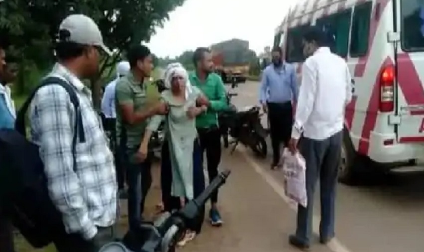 बीएड कालेज से लौट रही महिला का बदमाशों ने छीना पर्स, बाइक से गिरी महिला, गंभीर रूप से घायल- Rewa News