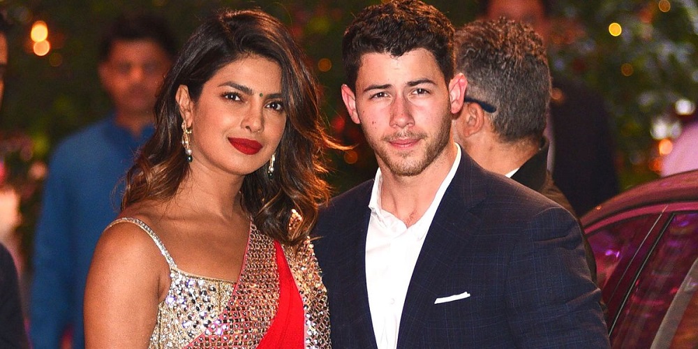 Priyanka Chopra को देख बेकाबू हो गए थे Nick Jonas, सिर्फ इतने घंटो में कह दिए I Love You : Bollywood News Priyanka Chopra को देख बेकाबू हो गए थे Nick Jonas, सिर्फ इतने घंटो में कह दिए I Love You : Bollywood News