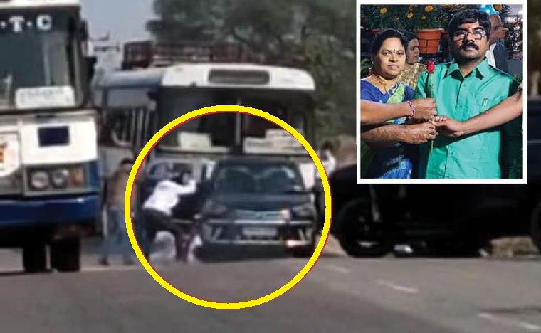 वकील दम्पति को कार से उतारकर चाकू से गोद डाला, दोनों की मौत, लोग वीडियो बनाते रहें