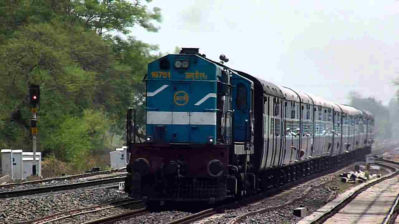 गुजरात तट के पास उठ रहे तूफ़ान ताऊते के चलते Rewa-Rajkot Express Train रद्द